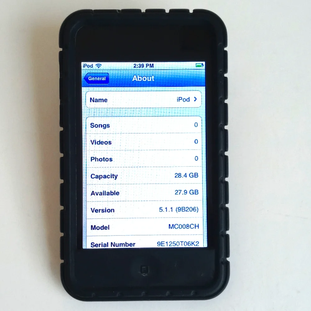 32G iPod Touch With Black Protective Case for iPod Touch And Charger